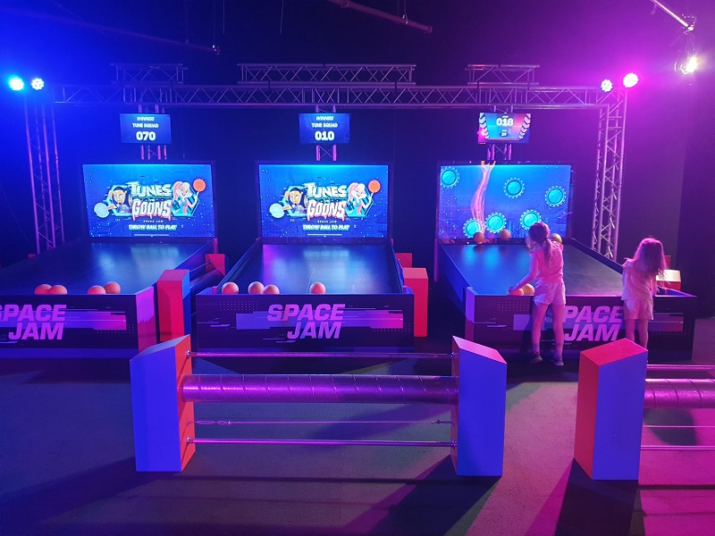 Space Jam family slam games 2