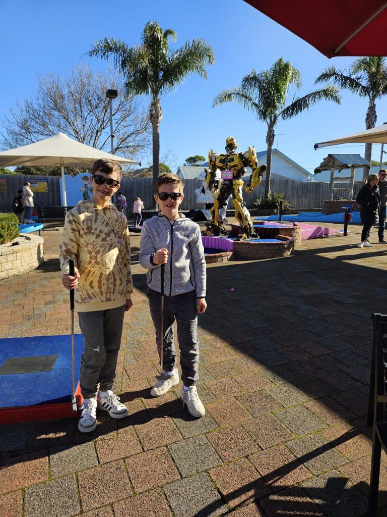 Things to do Lakes Entrance Mini Golf