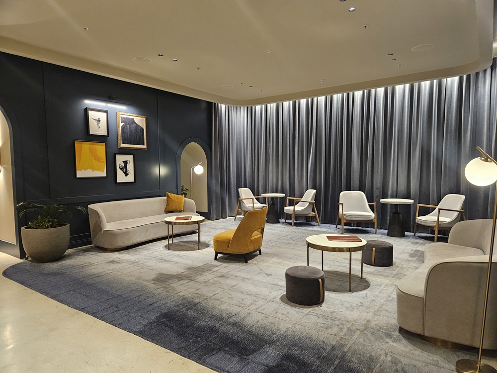 Voco Melbourne Central Review Entry Lounge