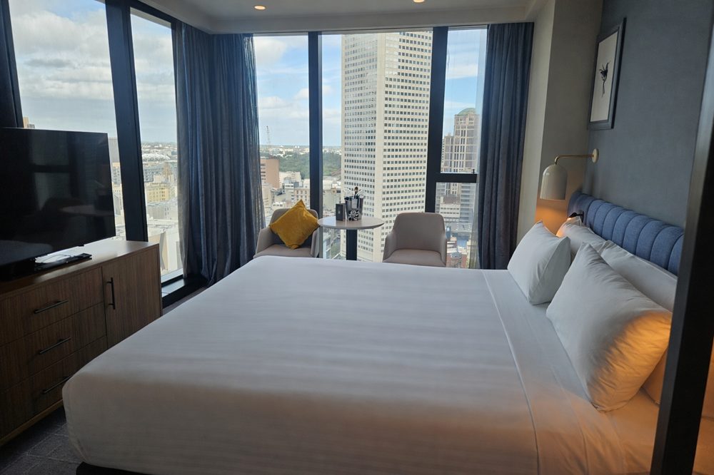 Voco Melbourne City Review King room